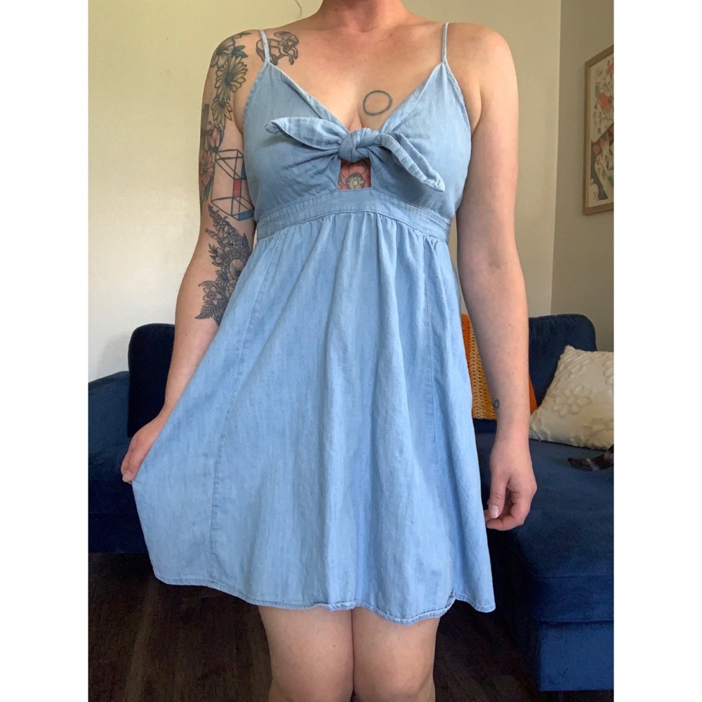 Boobie Tie Chambray Dress